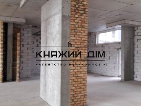 комерційна за адресою Машинобудівників вул., 16