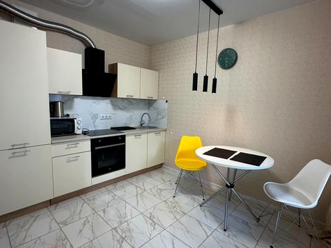 квартира за адресою Зарічна вул., 1-В