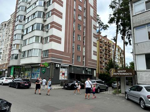 комерційна за адресою Університетська вул., 2-Ю