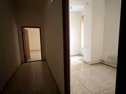 комерційна за адресою Варненська вул., 7