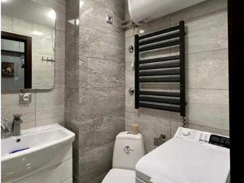 квартира за адресою Дмитра Антоновича бульв., 8