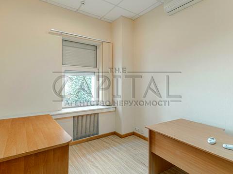 комерційна за адресою Саксаганського вул., 67