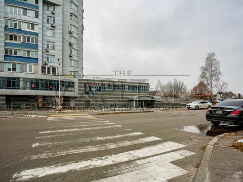 комерційна за адресою Миколи Ушакова вул., 1-Д