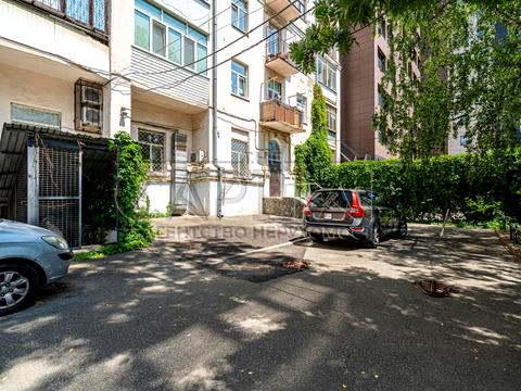 комерційна за адресою Саксаганського вул., 55
