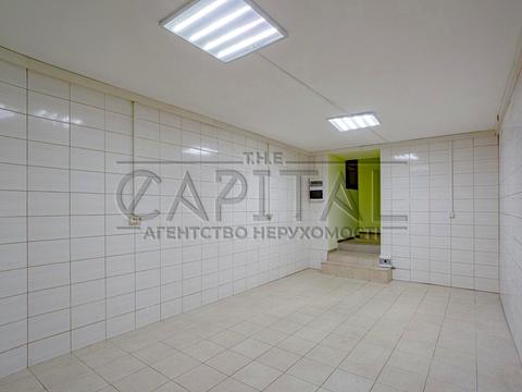 комерційна за адресою Лариси Руденко вул., 6-А