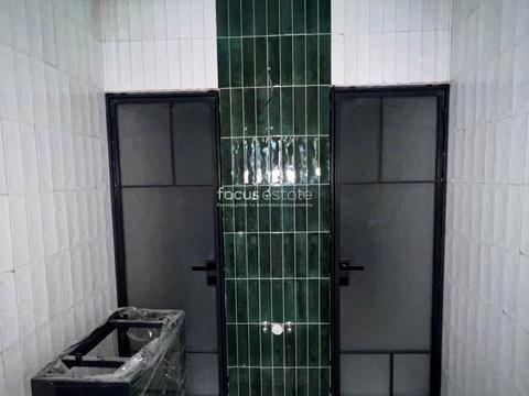 комерційна за адресою Прорізна вул., 8