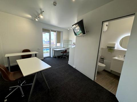 комерційна за адресою Приморська вул., 22