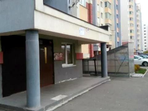 комерційна за адресою Юності вул., 3