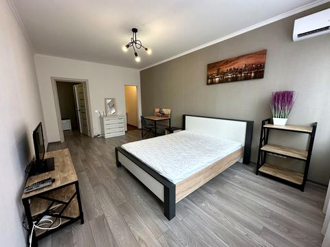 квартира за адресою Анни Ахматової вул., 34