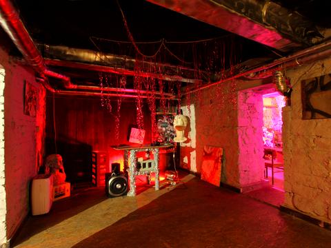 комерційна за адресою Кудрявська вул., 8-А