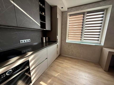 квартира за адресою Олександра Хіри вул., 5