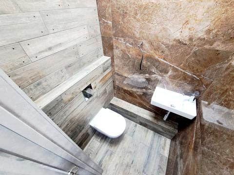 комерційна за адресою Садова вул., 1-В к1