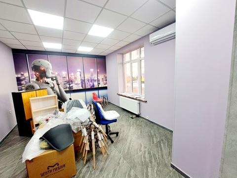 комерційна за адресою Садова вул., 1-В к1