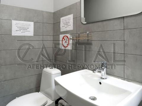 комерційна за адресою Велика Васильківська вул. (Червоноармійська), 72-А