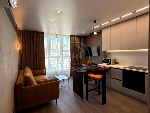 квартира за адресою Літературна вул., 10б