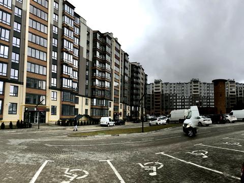 комерційна за адресою Домбровського вул., 3д