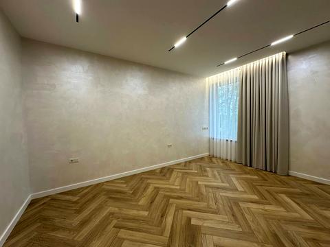 будинок за адресою Набережна вул.