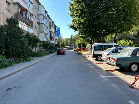 квартира за адресою Космонавтів просп., 43