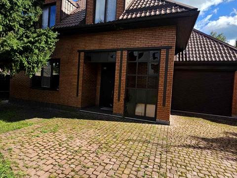 будинок за адресою Центральна вул. (Леніна)