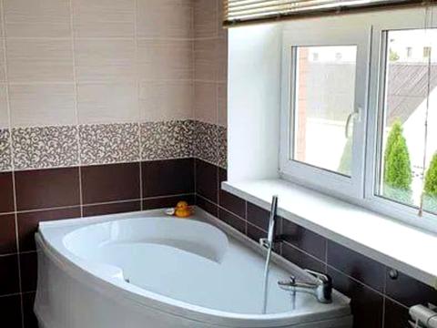 будинок за адресою с. Гнідин, салютна