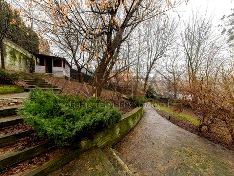 будинок за адресою вул. Локомотивна