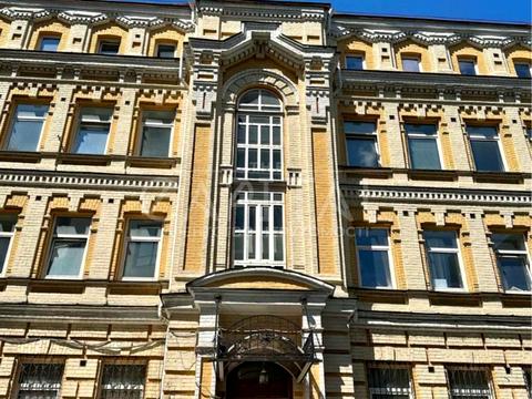 комерційна за адресою Михайлівська вул., 12-Б