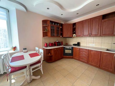квартира по адресу Миколы Бажана просп., 10