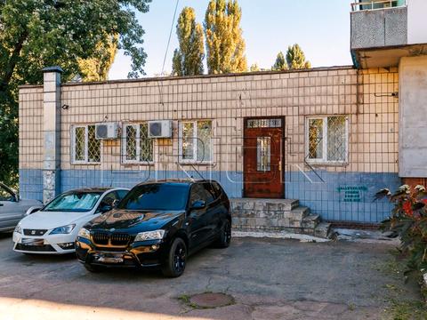 комерційна за адресою Копилівська вул., 21