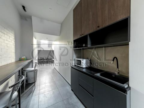 комерційна за адресою Богдана Хмельницького вул., 3