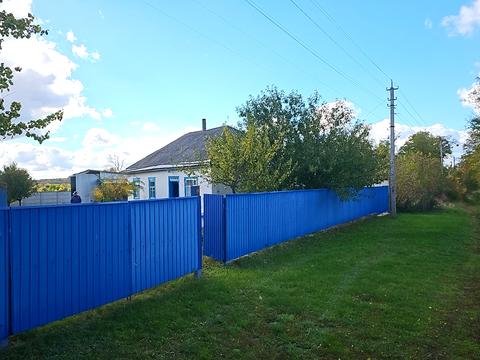 будинок за адресою с. Плужники, Червоноармійська