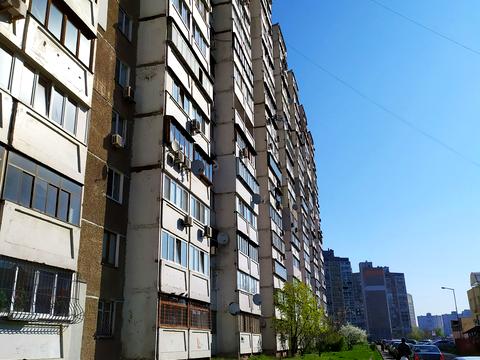 квартира за адресою Анни Ахматової вул., 14-Б