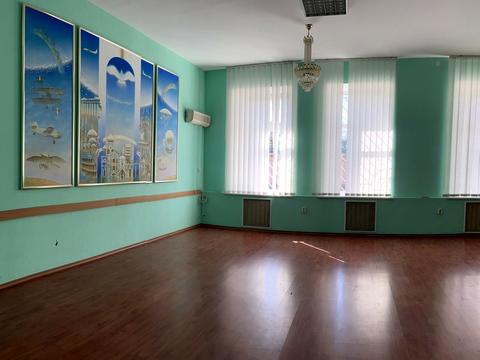 комерційна за адресою Степана Чобану вул. (Добровольського), 1