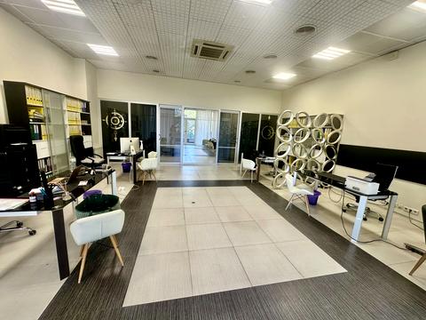 комерційна за адресою Жилянська вул., 59