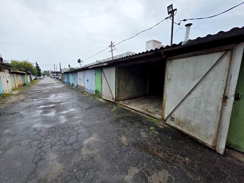 паркомісце за адресою Тараса Редькіна вул. (Пєшкова), 1