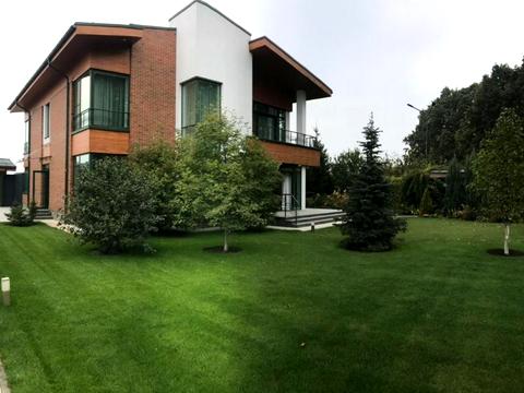 дом по адресу Парниковая ул., 7