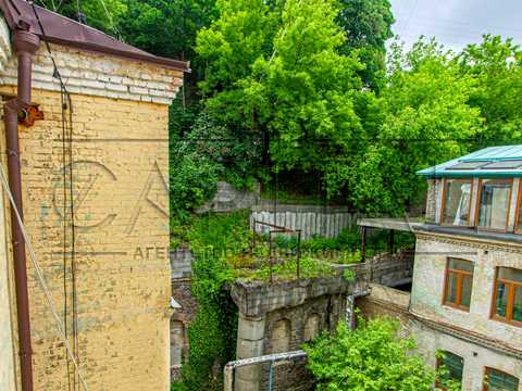 квартира за адресою Андріївський узвіз, 11