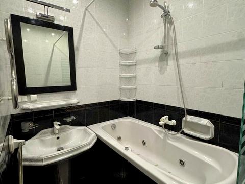 квартира за адресою Богдана Хмельницького вул., 10