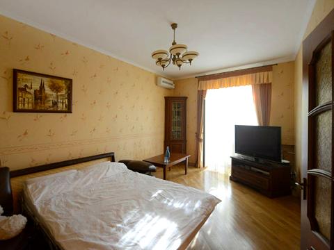 квартира за адресою Академіка Богомольця вул., 3