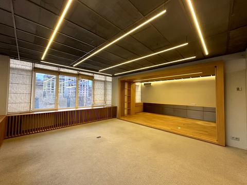 комерційна за адресою Верхній Вал вул., 2