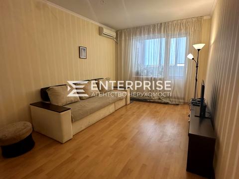 квартира за адресою Академіка Заболотного вул., 56