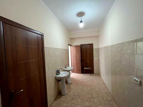 комерційна за адресою Залізнична, 8