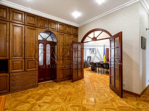 комерційна за адресою Ярославів Вал вул., 14-Г