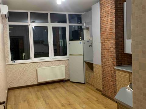 квартира за адресою Юнацька вул., 21