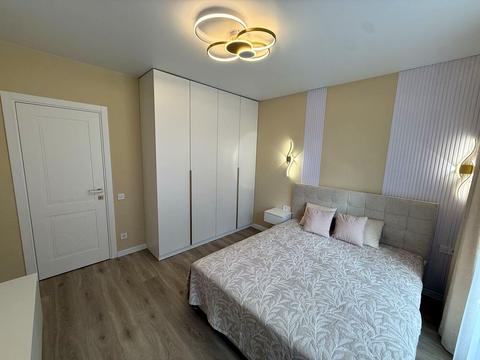 квартира за адресою Статус, 20