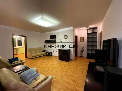 квартира за адресою Анни Ахматової вул., 47