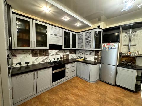 квартира по адресу Степана Бандери ул., 9/1