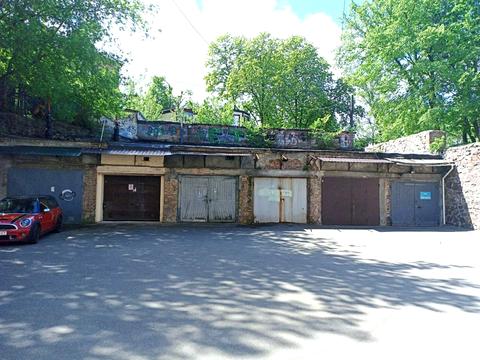 паркомісце за адресою Михайла Коцюбинського вул., 2