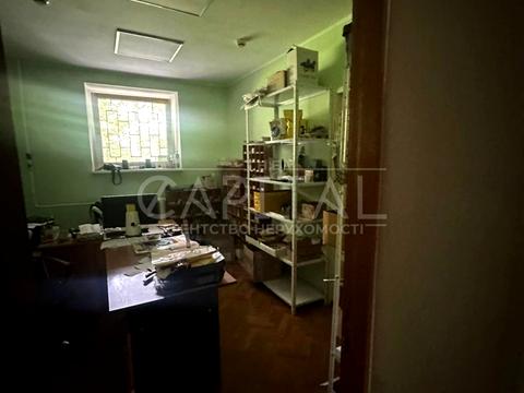 комерційна за адресою Миколи Руденка бульв. (Кольцова), 17