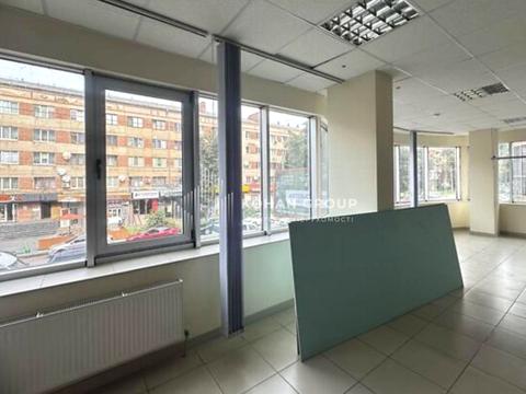 комерційна за адресою Зарічанська вул., 3/2