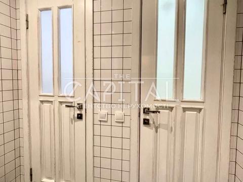 комерційна за адресою Мала Житомирська вул., 1
